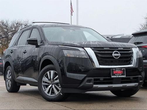 2025 Nissan Pathfinder SL 4WD