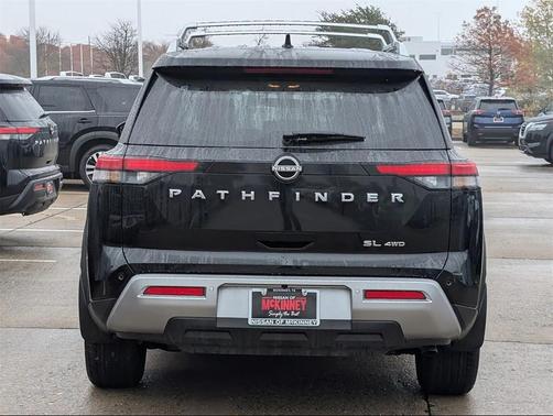 2025 Nissan Pathfinder SL 4WD