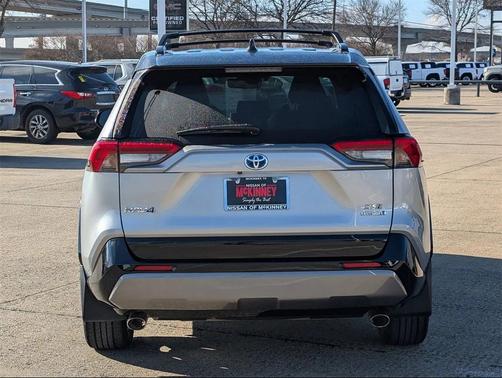 2020 Toyota RAV4 Hybrid SE
