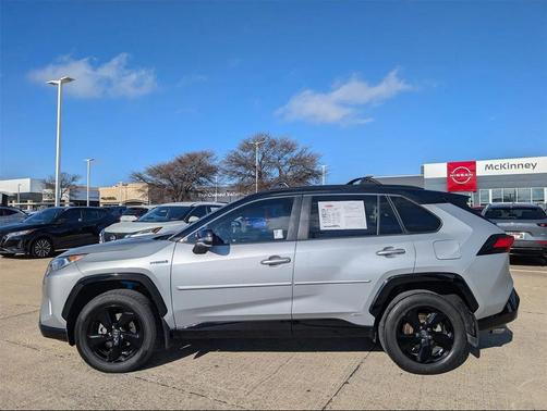 2020 Toyota RAV4 Hybrid SE