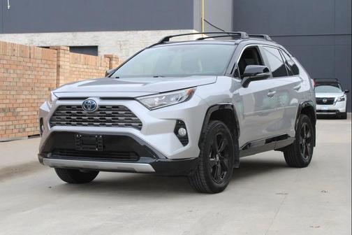 2020 Toyota RAV4 Hybrid SE