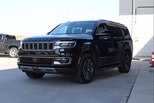Diamond Black Crystal Pearlcoat 2022 Jeep Wagoneer Series III 4x4