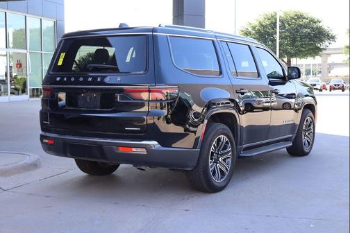 Diamond Black Crystal Pearlcoat 2022 Jeep Wagoneer Series III 4x4
