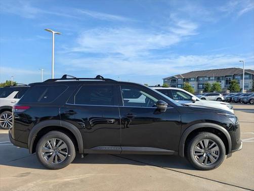 2025 Nissan Pathfinder SV FWD