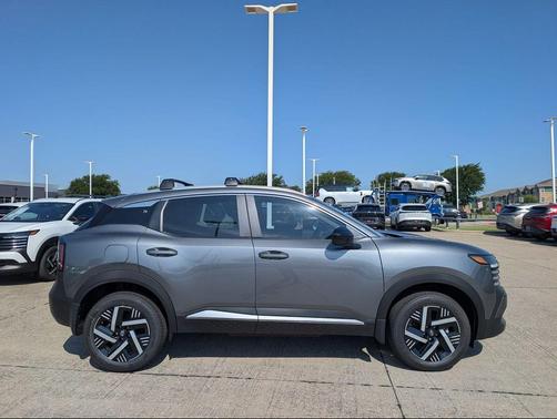 Gun Metallic 2026 Nissan Kicks SV
