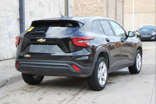 2025 Chevrolet Trax LS
