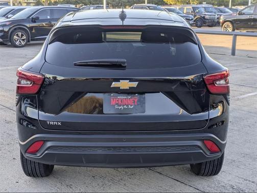 2025 Chevrolet Trax LS