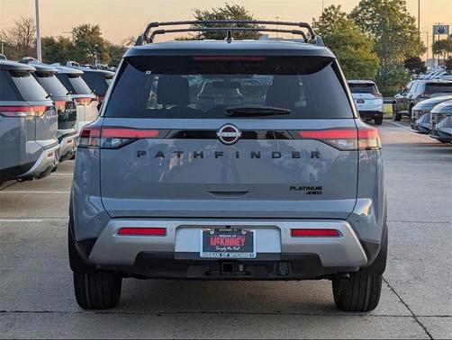 2025 Nissan Pathfinder Platinum 4WD