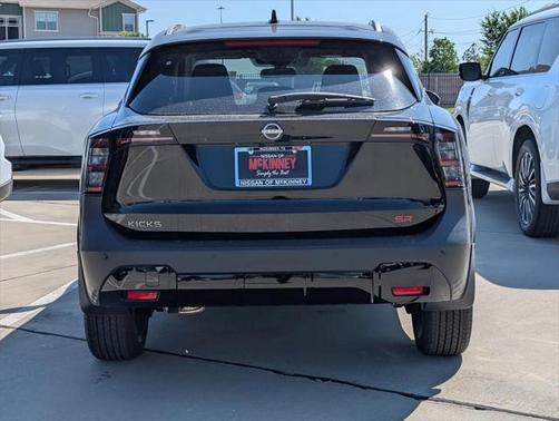 2025 Nissan Kicks SR