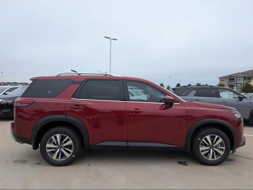 2025 Nissan Pathfinder SL 4WD