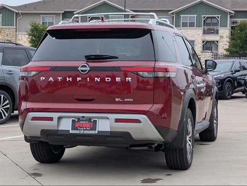 2025 Nissan Pathfinder SL 4WD