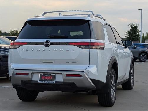2025 Nissan Pathfinder SL 4WD