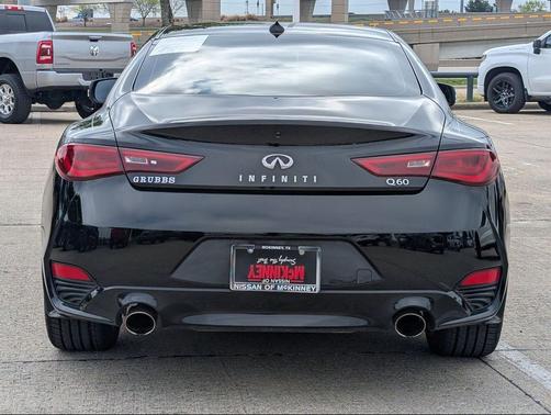 2017 INFINITI Q60 2.0T