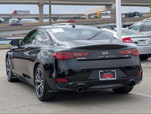 2017 INFINITI Q60 2.0T