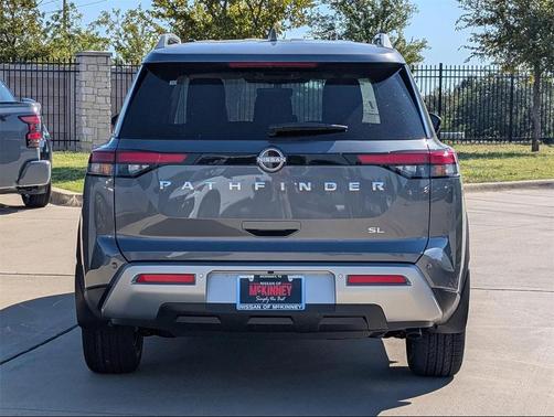 2025 Nissan Pathfinder SL FWD