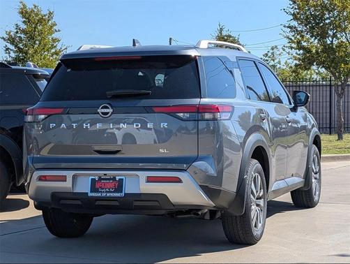 2025 Nissan Pathfinder SL FWD