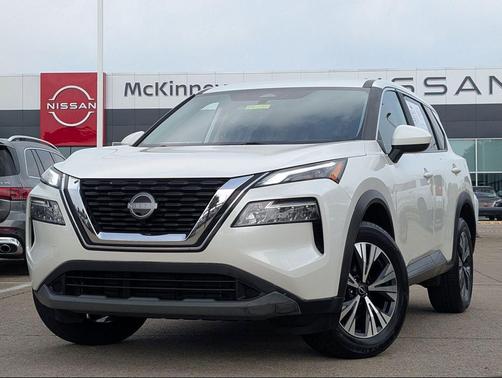 Pearl White Tricoat 2023 Nissan Rogue SV
