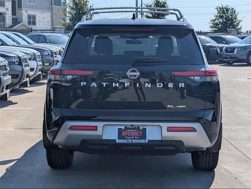 2025 Nissan Pathfinder SL 4WD
