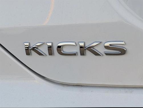 2025 Nissan Kicks S