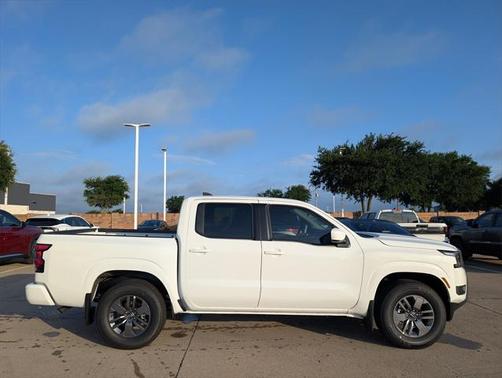 2025 Nissan Frontier SV