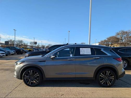 2022 INFINITI QX50 LUXE