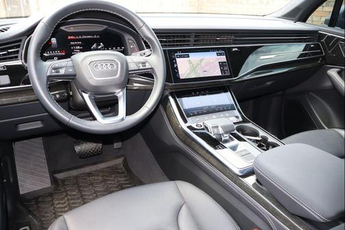 Samurai Gray 2025 Audi Q7 55 Premium Plus