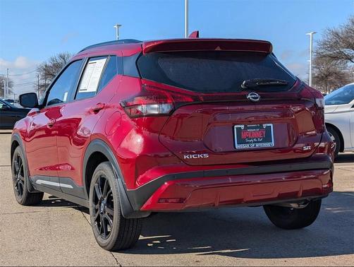 2024 Nissan Kicks SR