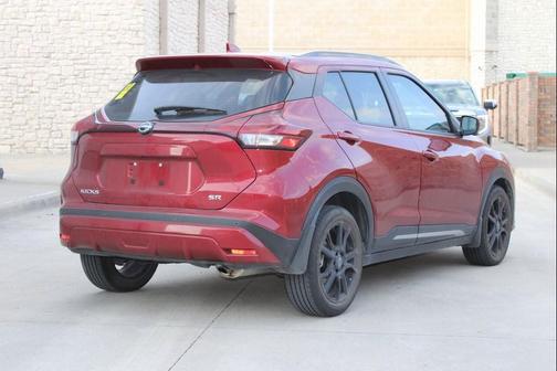 2024 Nissan Kicks SR