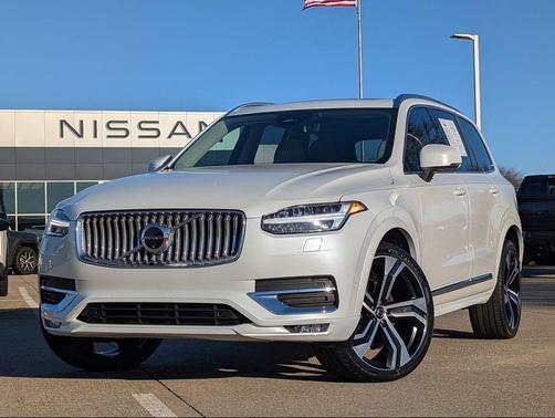 Crystal White Metallic 2025 Volvo XC90 B6 Ultra