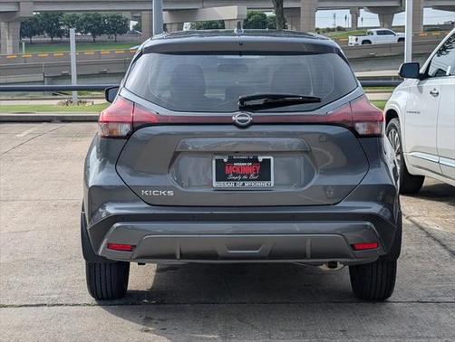 2025 Nissan Kicks S