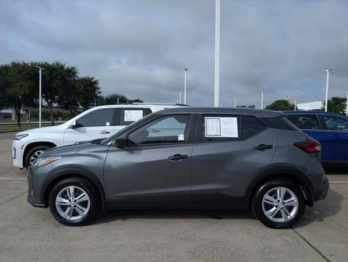 2025 Nissan Kicks S