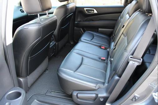 2017 Nissan Pathfinder Platinum