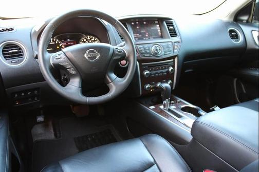 2017 Nissan Pathfinder Platinum