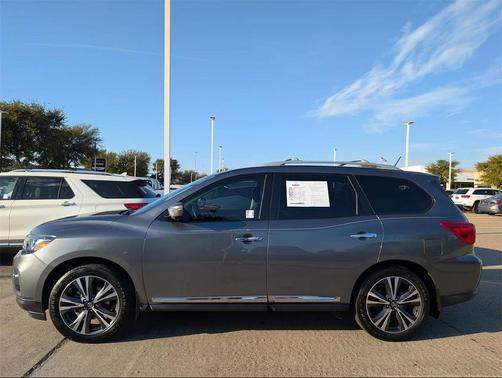 2017 Nissan Pathfinder Platinum