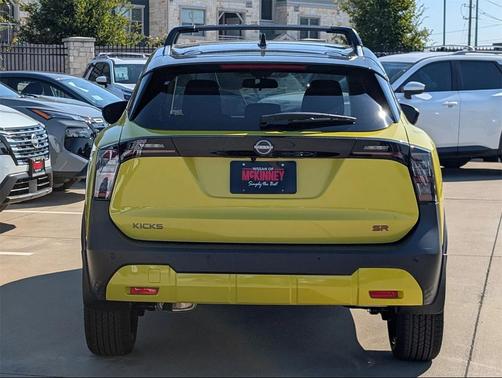 2026 Nissan Kicks SR