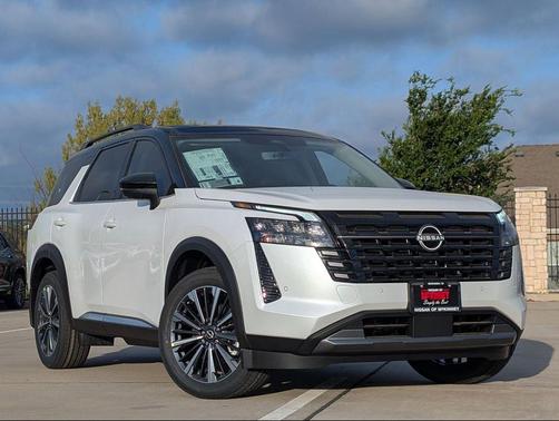 Everest White Pearl Tricoat/Super Black 2026 Nissan Pathfinder Platinum