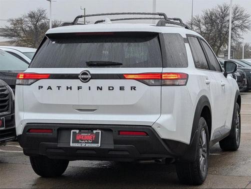 2025 Nissan Pathfinder SV FWD