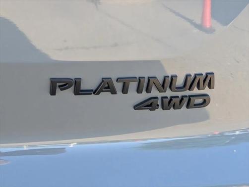 2025 Nissan Pathfinder Platinum 4WD
