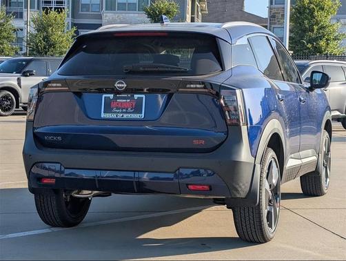 2025 Nissan Kicks SR