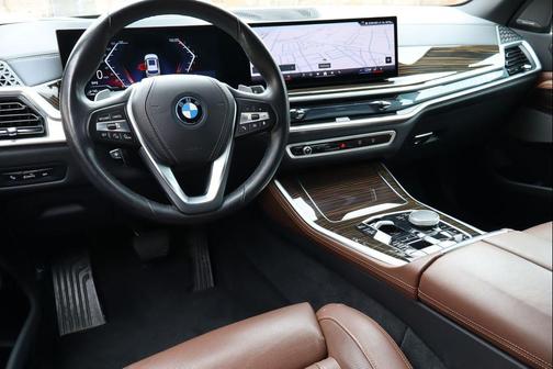 Alpine White 2025 BMW X5 PHEV xDrive50e