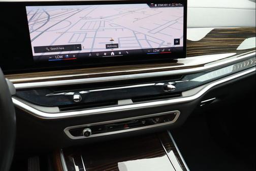 Alpine White 2025 BMW X5 PHEV xDrive50e