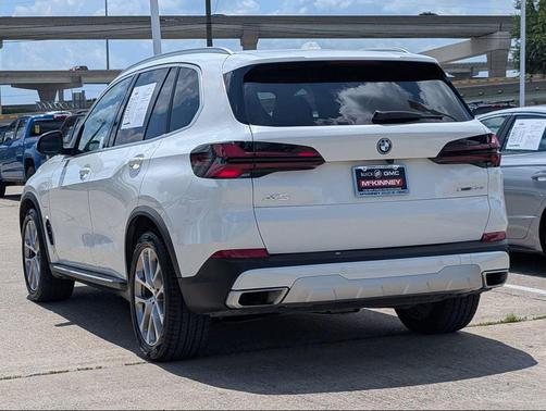 Alpine White 2025 BMW X5 PHEV xDrive50e