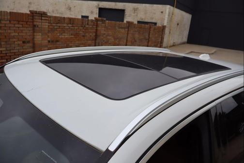 Alpine White 2025 BMW X5 PHEV xDrive50e
