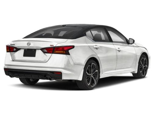 Pearl White Tricoat/Super Black 2026 Nissan Altima SR FWD