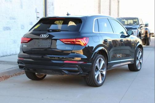 2021 Audi Q3 45 S line Premium