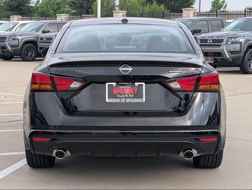 Super Black 2026 Nissan Altima SR FWD