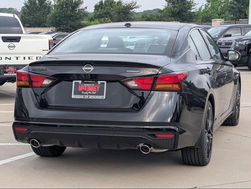 Super Black 2026 Nissan Altima SR FWD