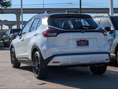 2023 Nissan Kicks SR