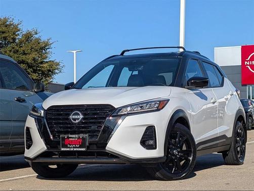 2023 Nissan Kicks SR