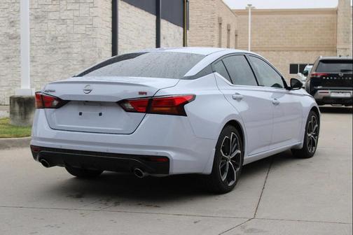2024 Nissan Altima SR FWD